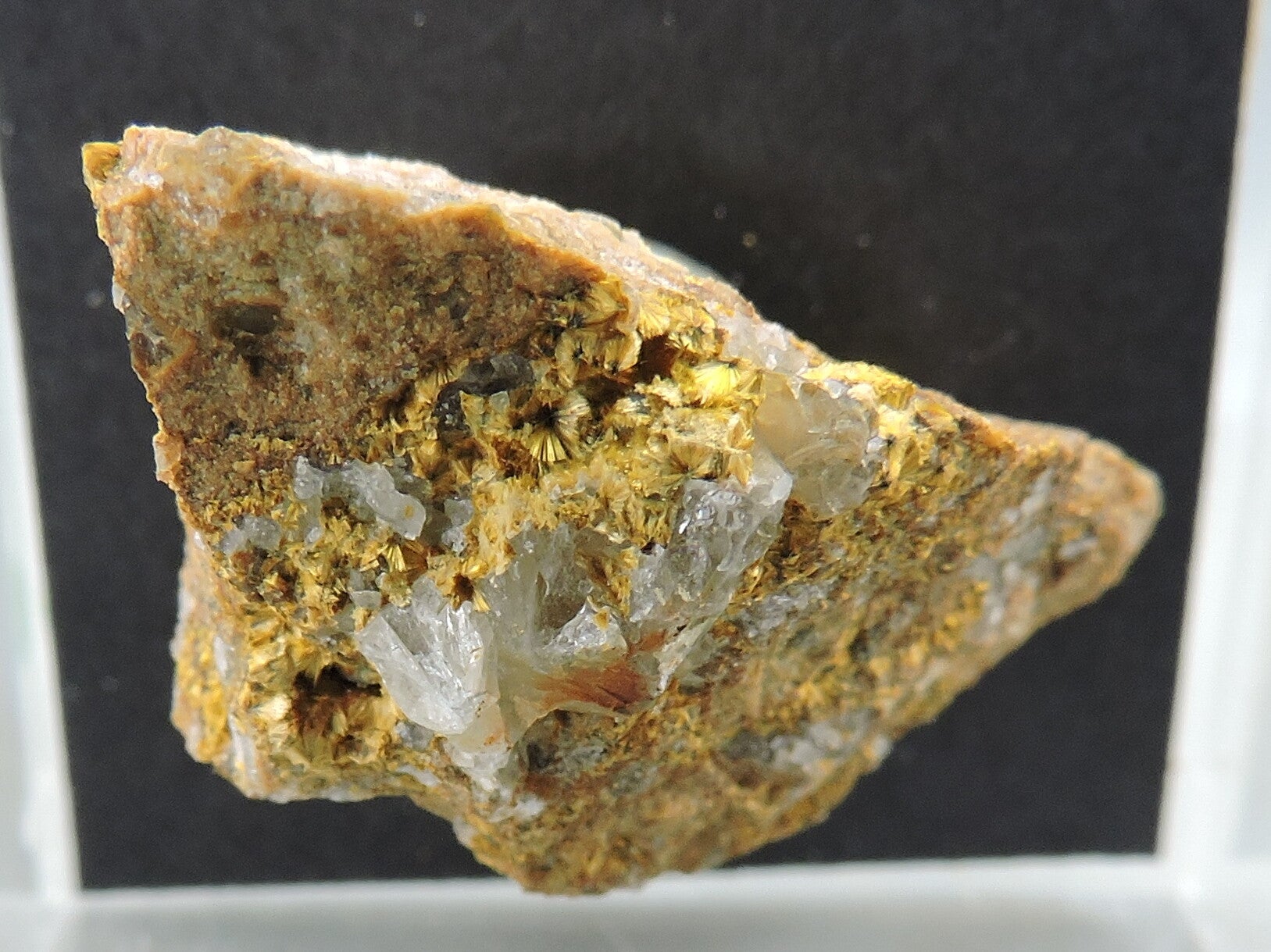 Cacoxenite from the Czech Republic – thumbnail