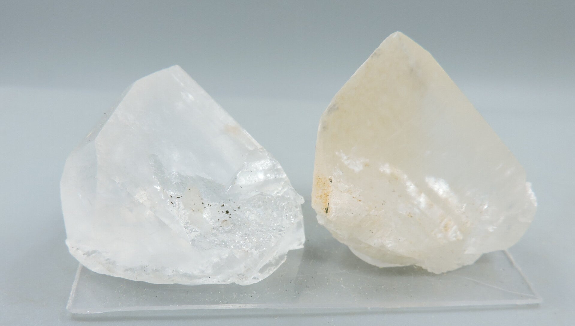 Set of 2 calcite crystals from Sardinia, Italy – thumbnails