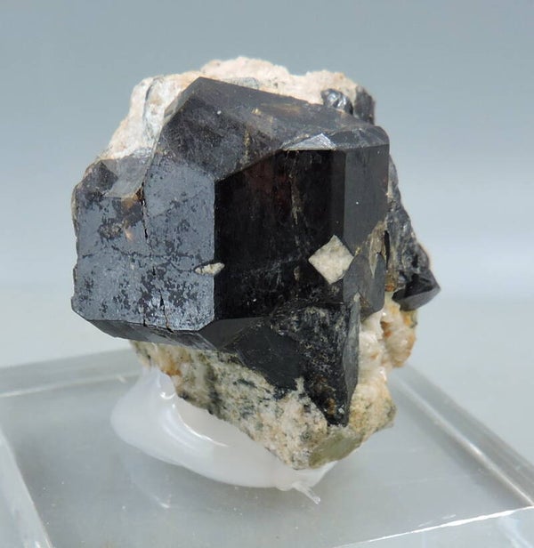 Cassiterite from the Czech Republic – thumbnail