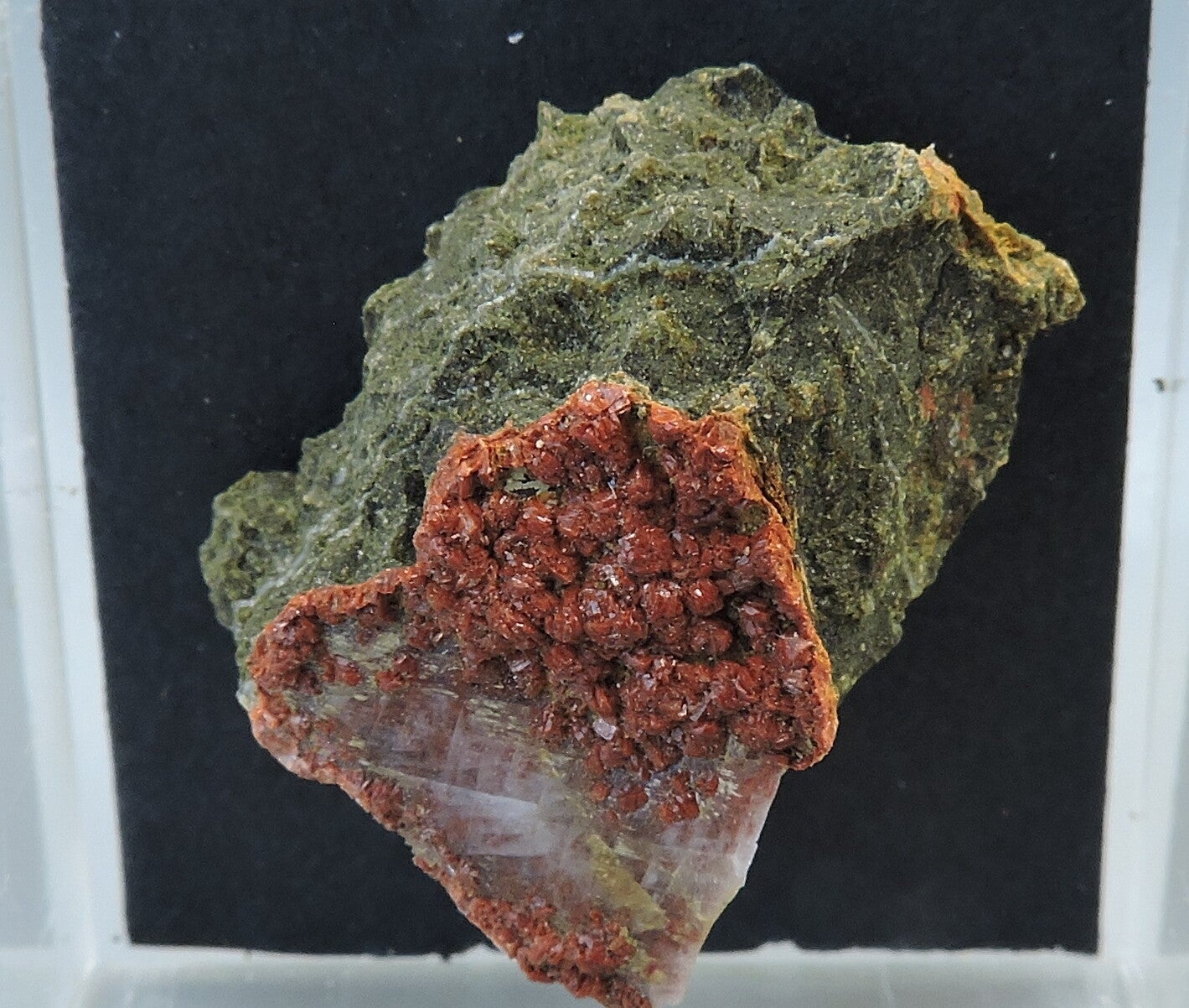 Clinoptilolite from the Czech Republic – thumbnail
