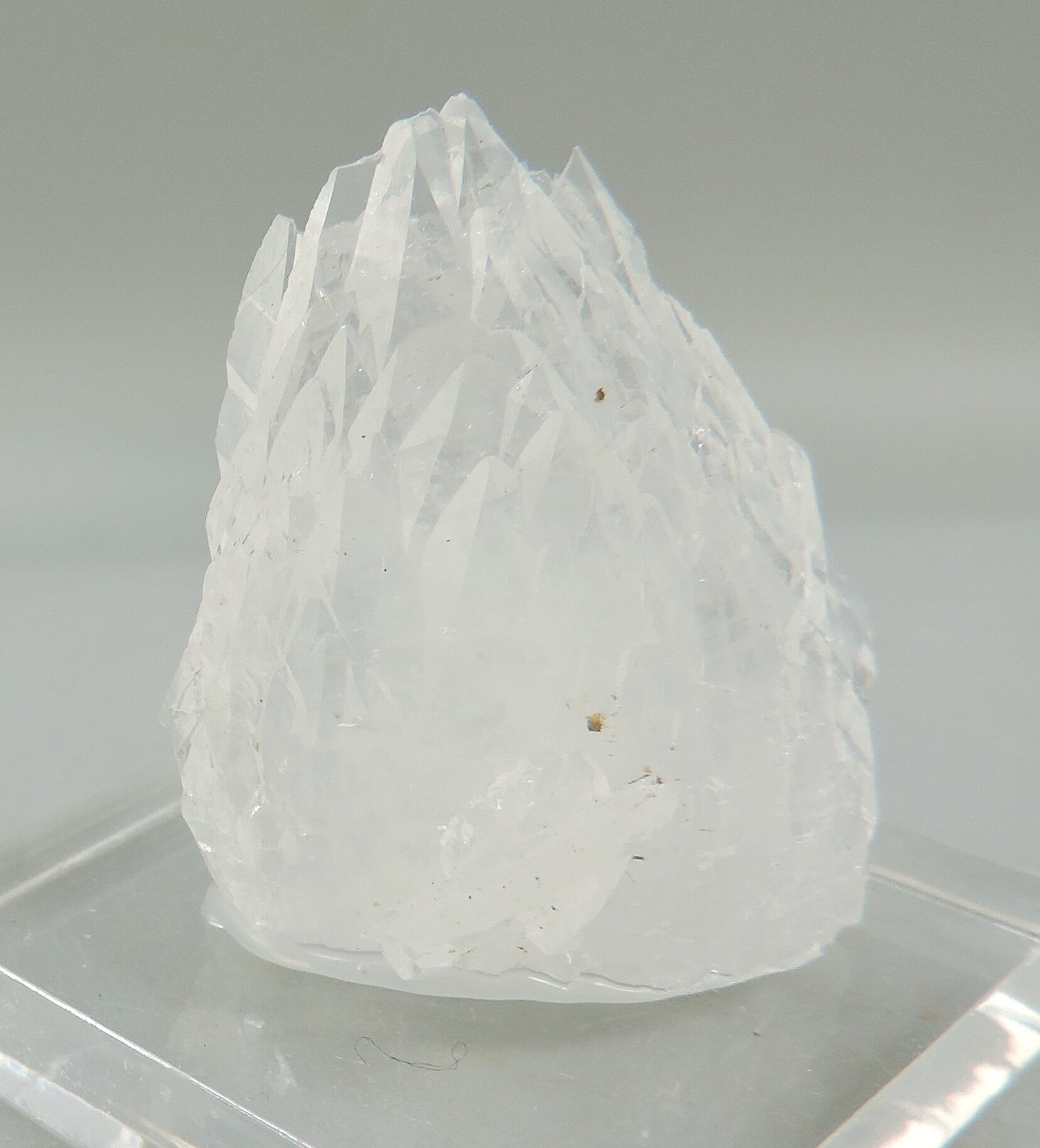 Colemanite crystals from California, USA – thumbnail