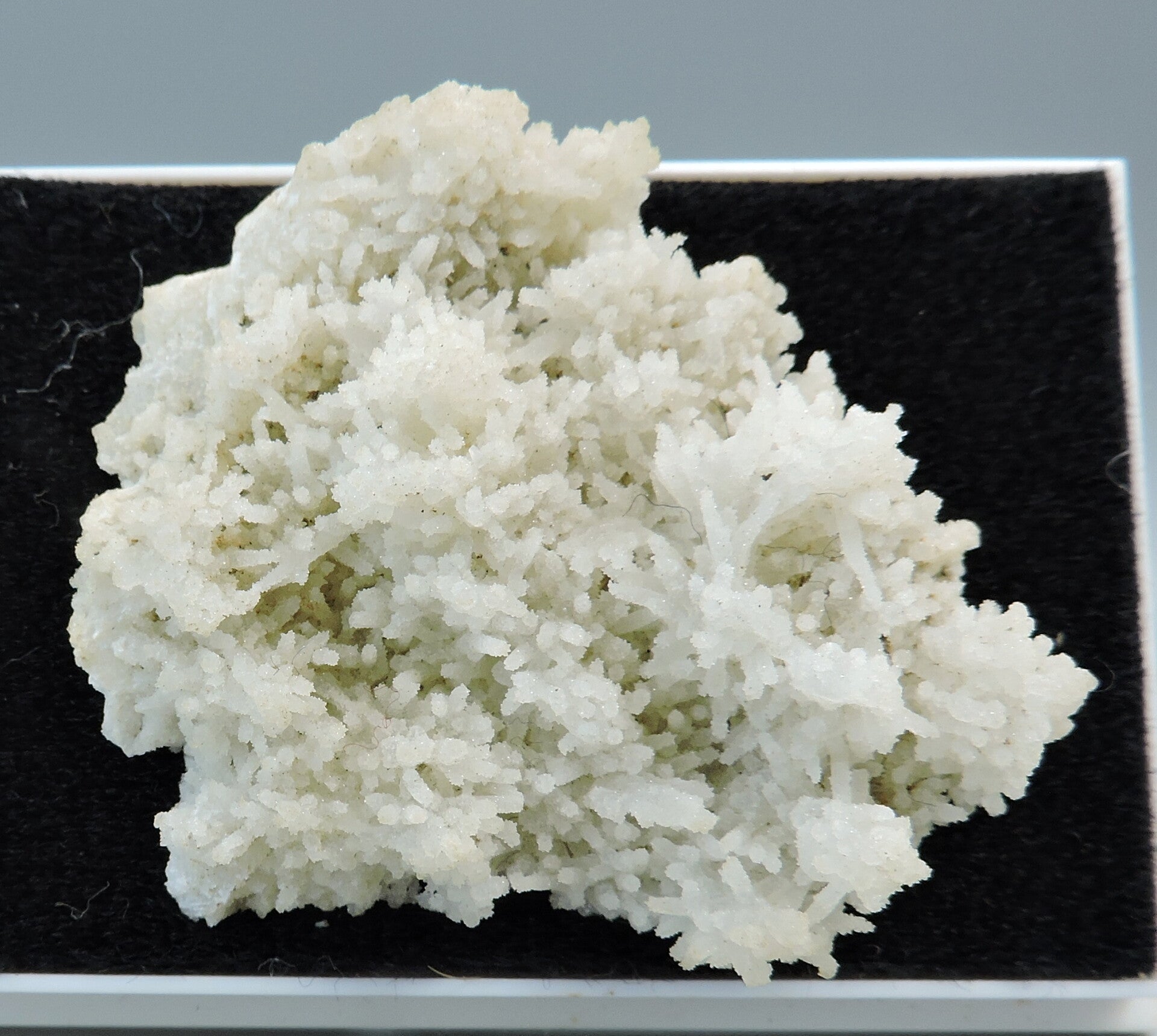 Druzy quartz from Norway – miniature