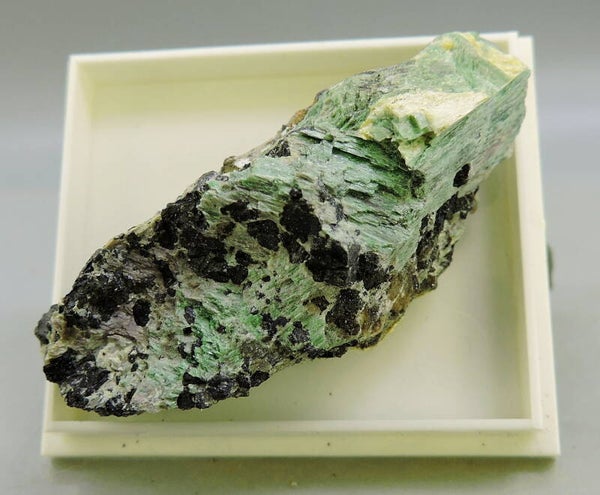 Chromite and tremolite from Turkey – miniature