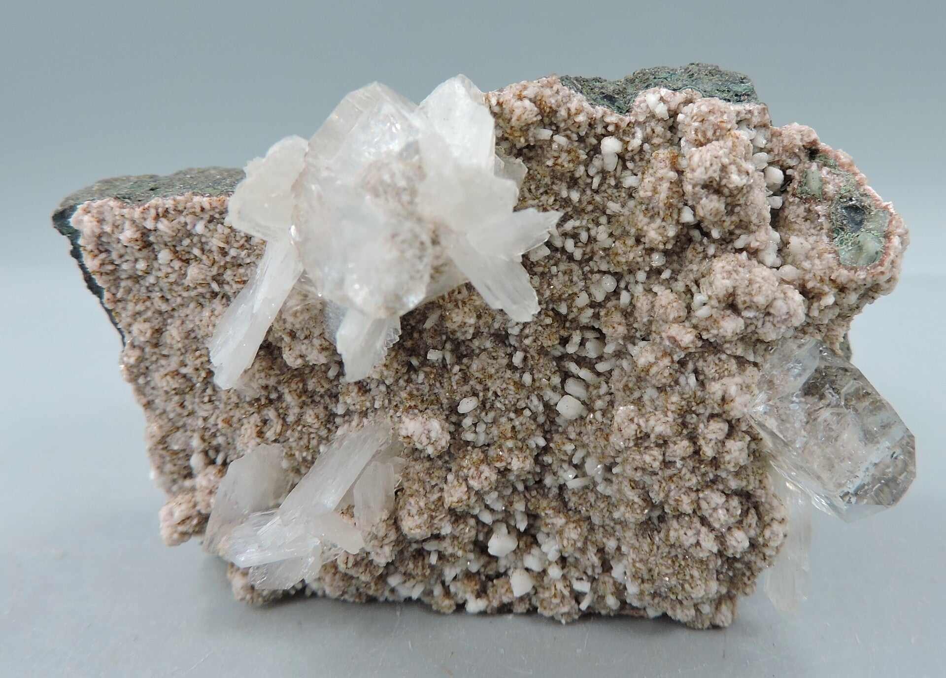 Stilbite and apophyllite from India – miniature
