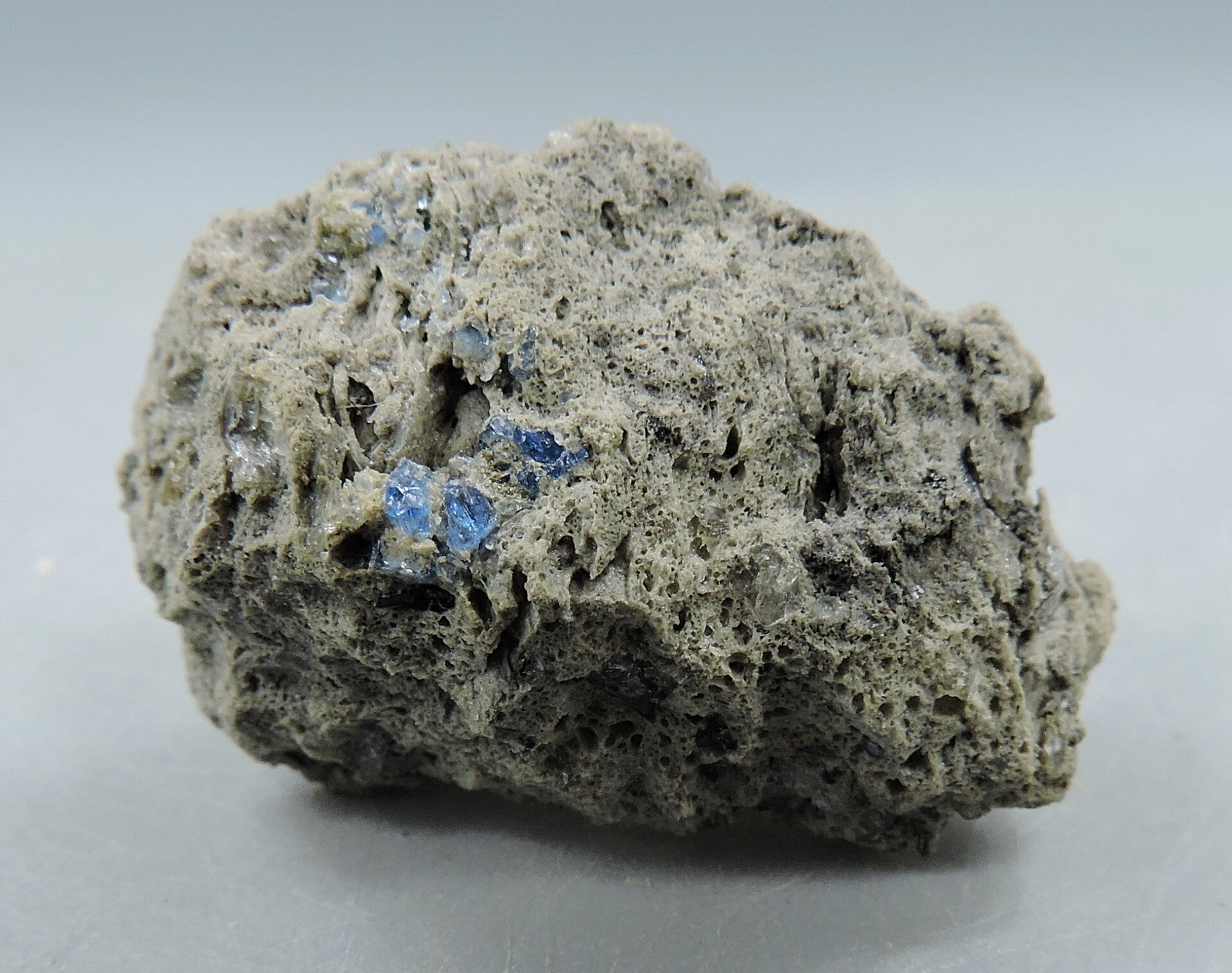 Haüyne from Germany - thumbnail