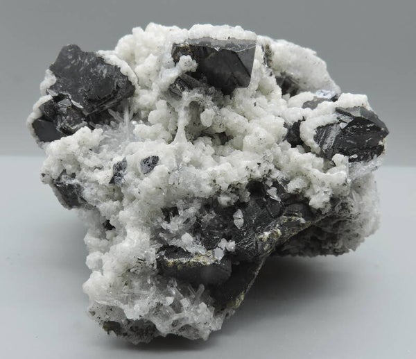 Sphalerite and quartz from Bulgaria – miniature