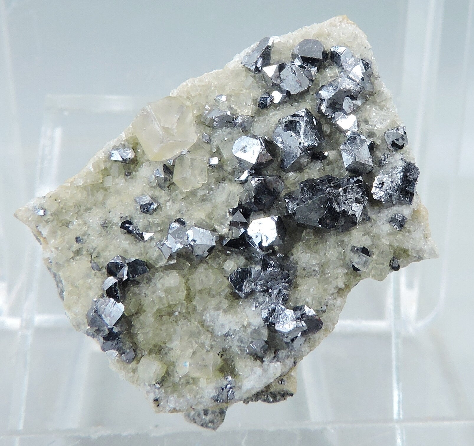 Galena and fluorite on matrix from England, UK - fluorescent - thumbnail