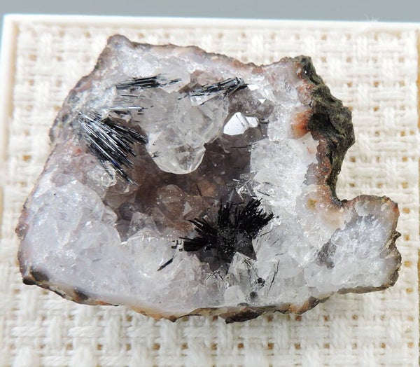 Goethite needles on quartz from Tizi-n-Tichka, Telouet Caïdat, Morocco - thumbnail