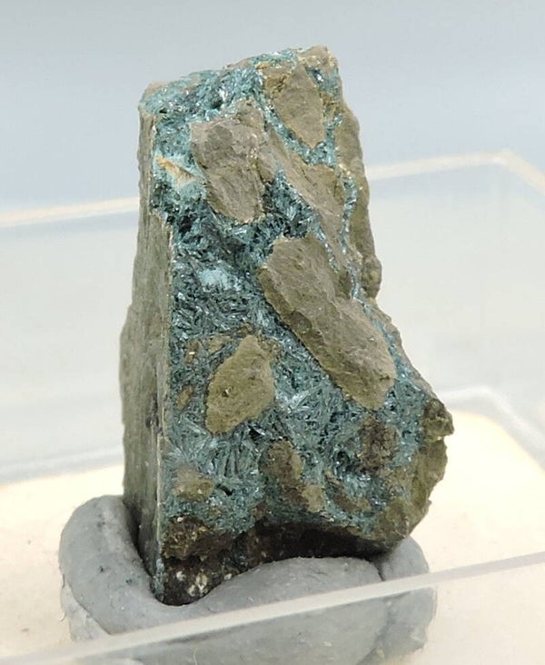 Gormanite from Canada – type locality – thumbnail