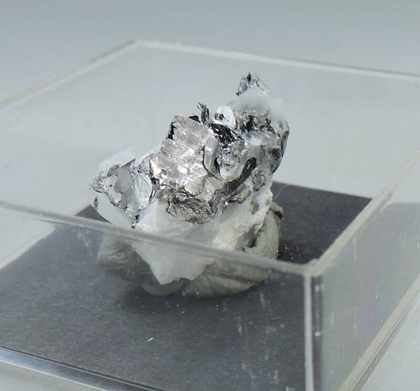 Graphite on matrix from Namibia – thumbnail