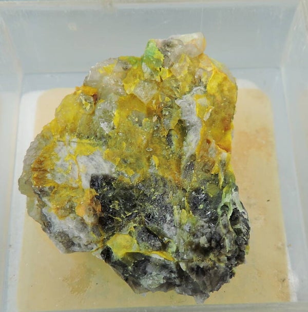 Gummite and autunite from Portugal – fluorescent - thumbnail
