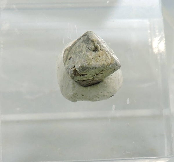 Hydropyrochlore from Congo – type locality – thumbnail
