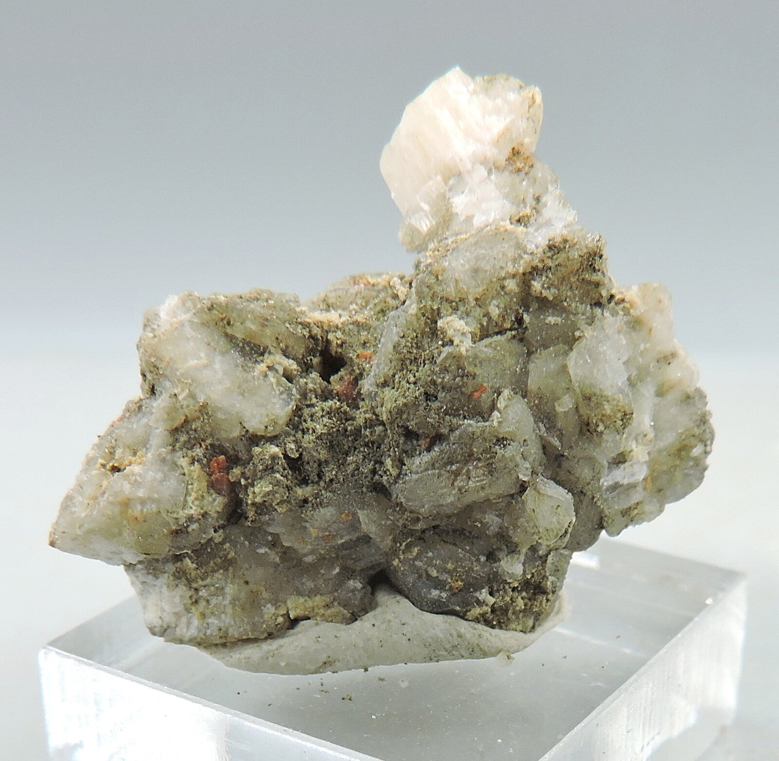 Labuntsovite-MG from Russia – type locality – thumbnail