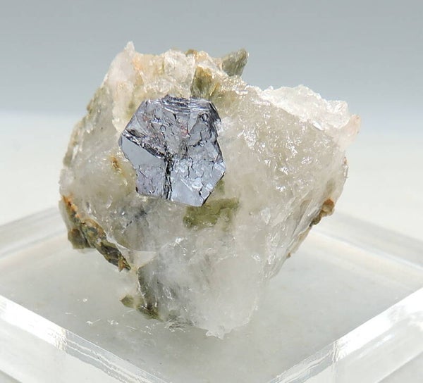 Molybdenite on quartz from Norway – thumbnail