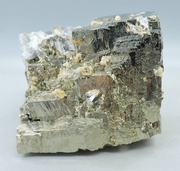 Pyrite crystal with quartz and siderite from Kosovo – miniature