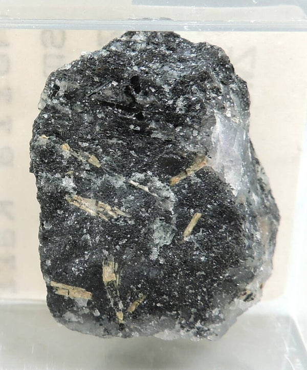 Rosenbuschite from Sweden – thumbnail