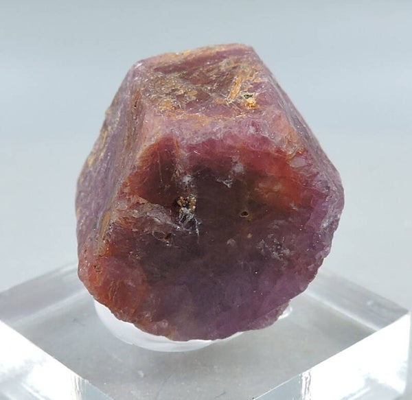 Corundum var. ruby from Thailand – red fluorescent - thumbnail