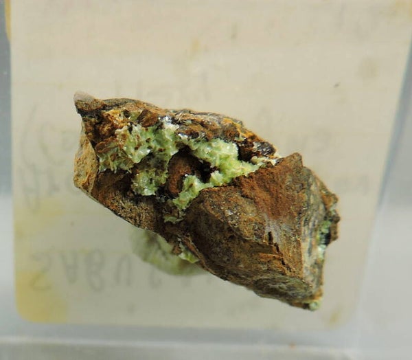 Sabugalite from Italy – thumbnail