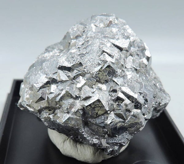 Skutterudite from Morocco – thumbnail