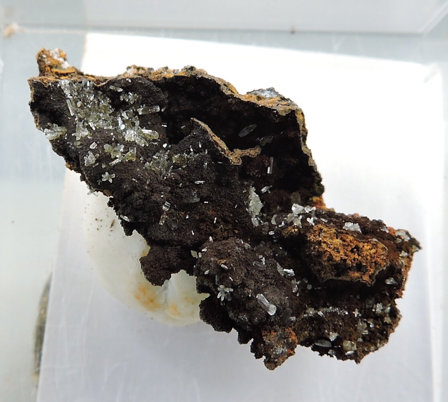 Willemite from Portugal – fluorescent – thumbnail