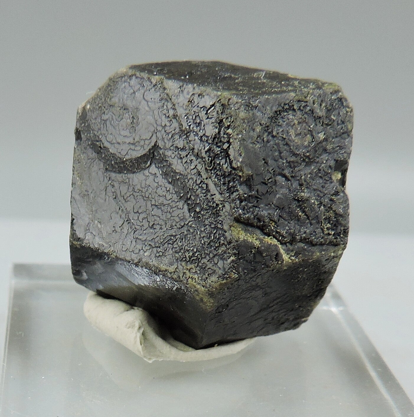 Wiluite (type locality) from Russia – thumbnail
