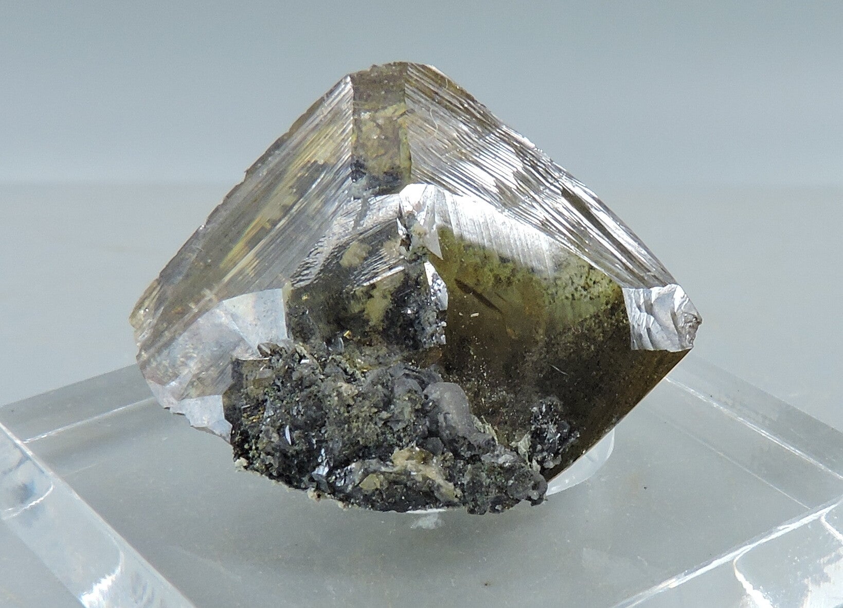 Wulfenite from Namibia – thumbnail