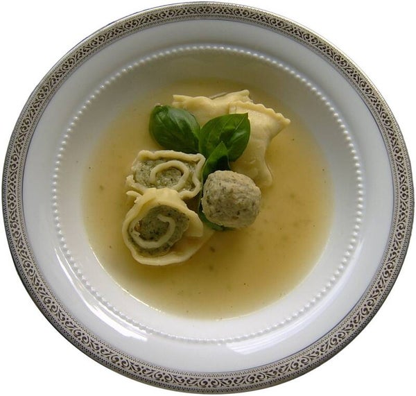 Hausgemachte Rinderbrühe mit Mini Maultaschen