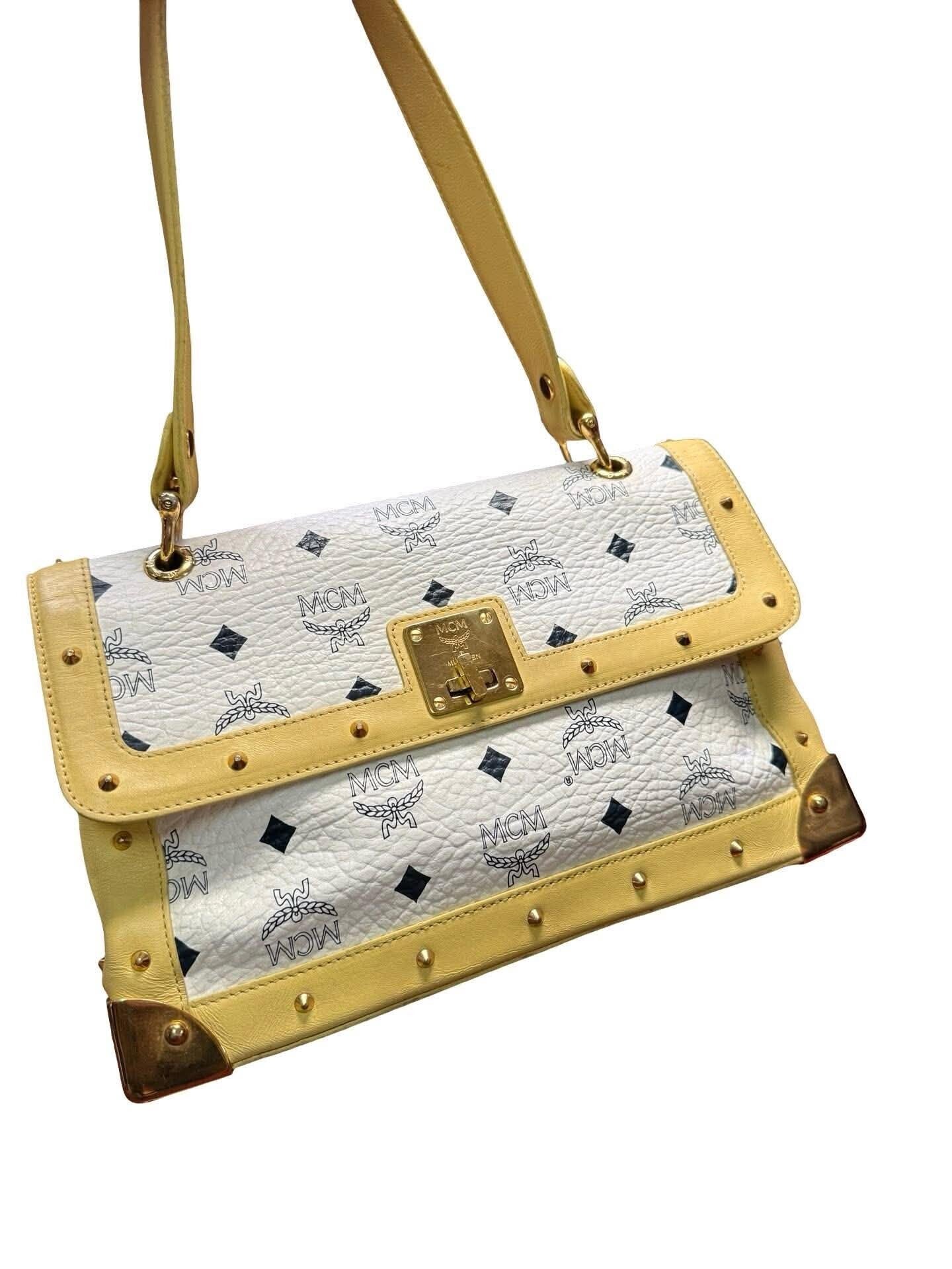 MCM Shoulder Bag Visetos weiß gelb limited