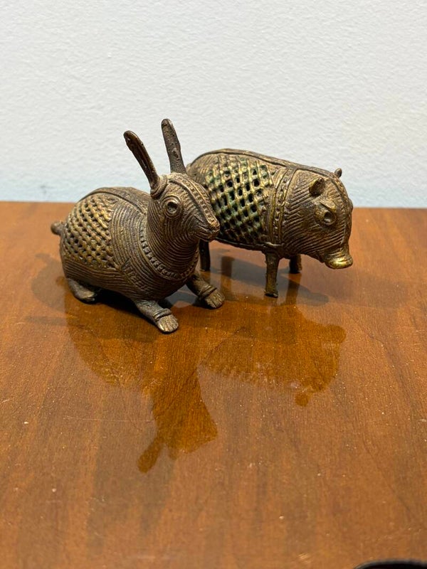 Vintage Handgemaakte Dhokra Beeldjes – Set van 2 (Haas & Zwijn)