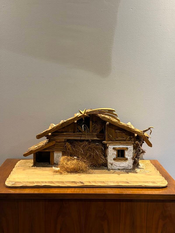 Grote houten kerststal Alpenstijl (60x30x37 cm) - Leeg