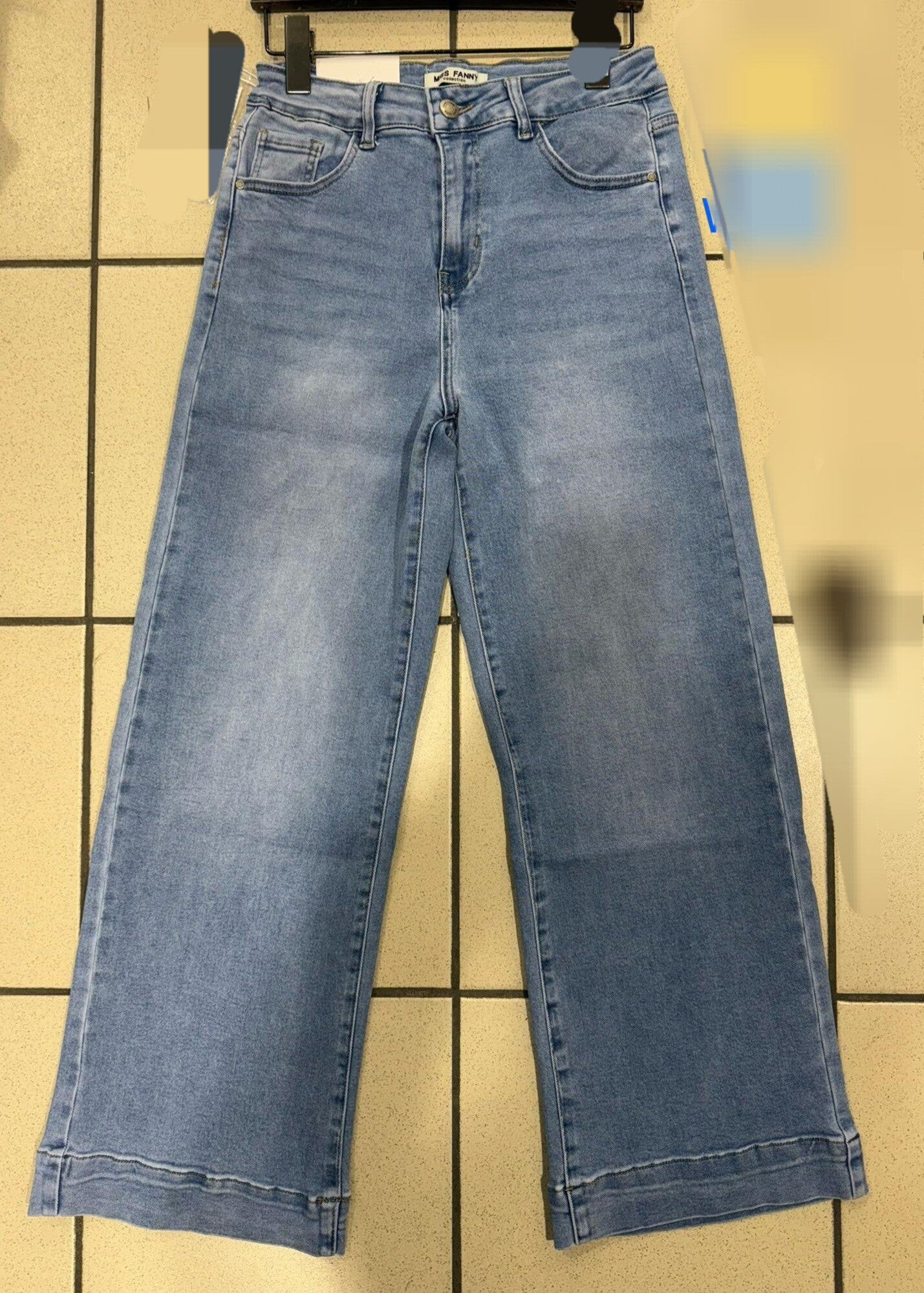 JEAN 3777