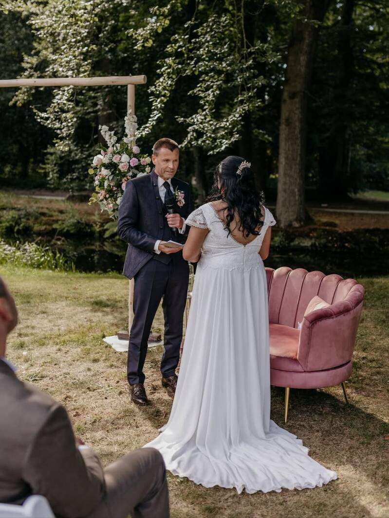 de-ceremonie-een-van-mijn-favoriete-momenten-van-de-dag-persoonlijke-woorden-kleine-gebaren-e-8-standard.jpg