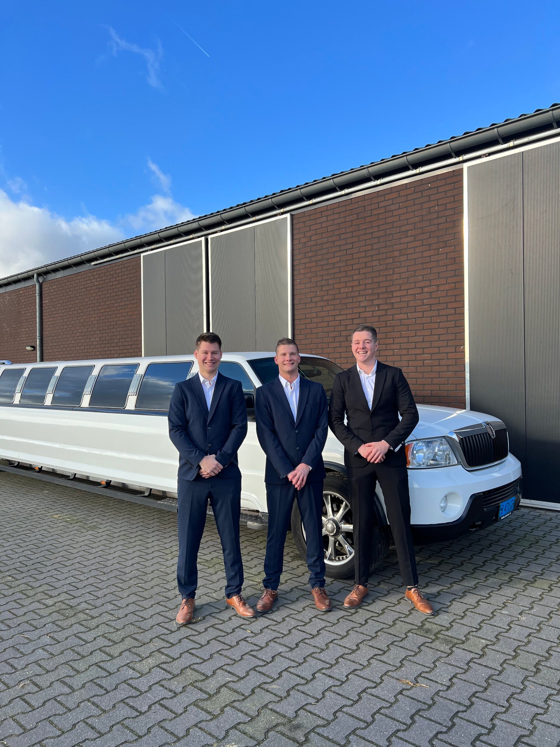 langste limousine van nederland met chauffeurs