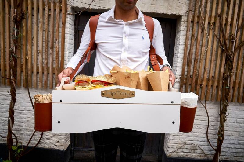 WitteHiptraymet2bruineBestekhouders-Vooraanzicht-HipTrayWeb-7.jpg