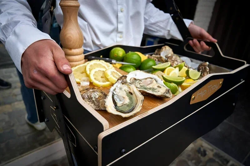 Hiptray with oysters