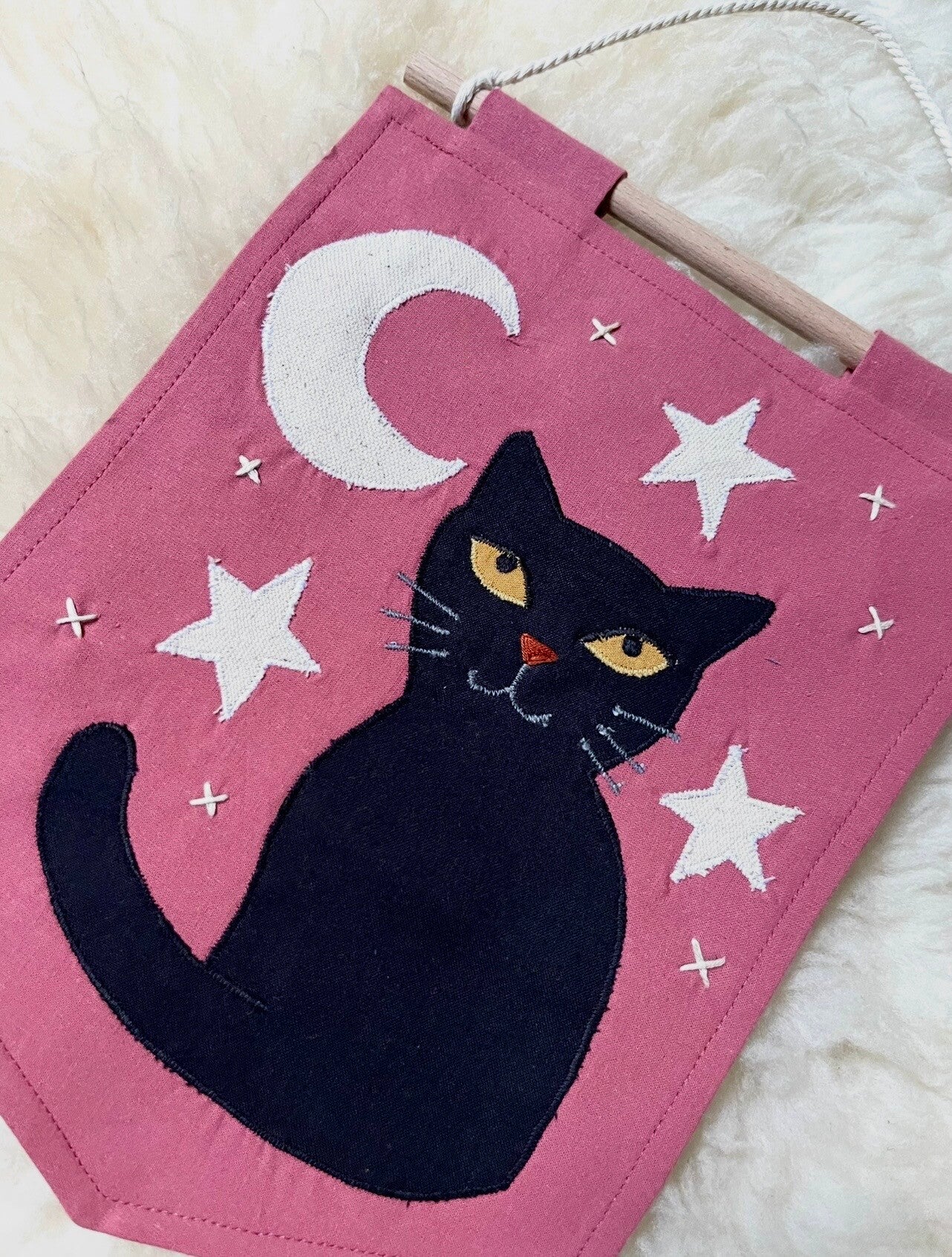 Vlaggetje: A little black cat magic