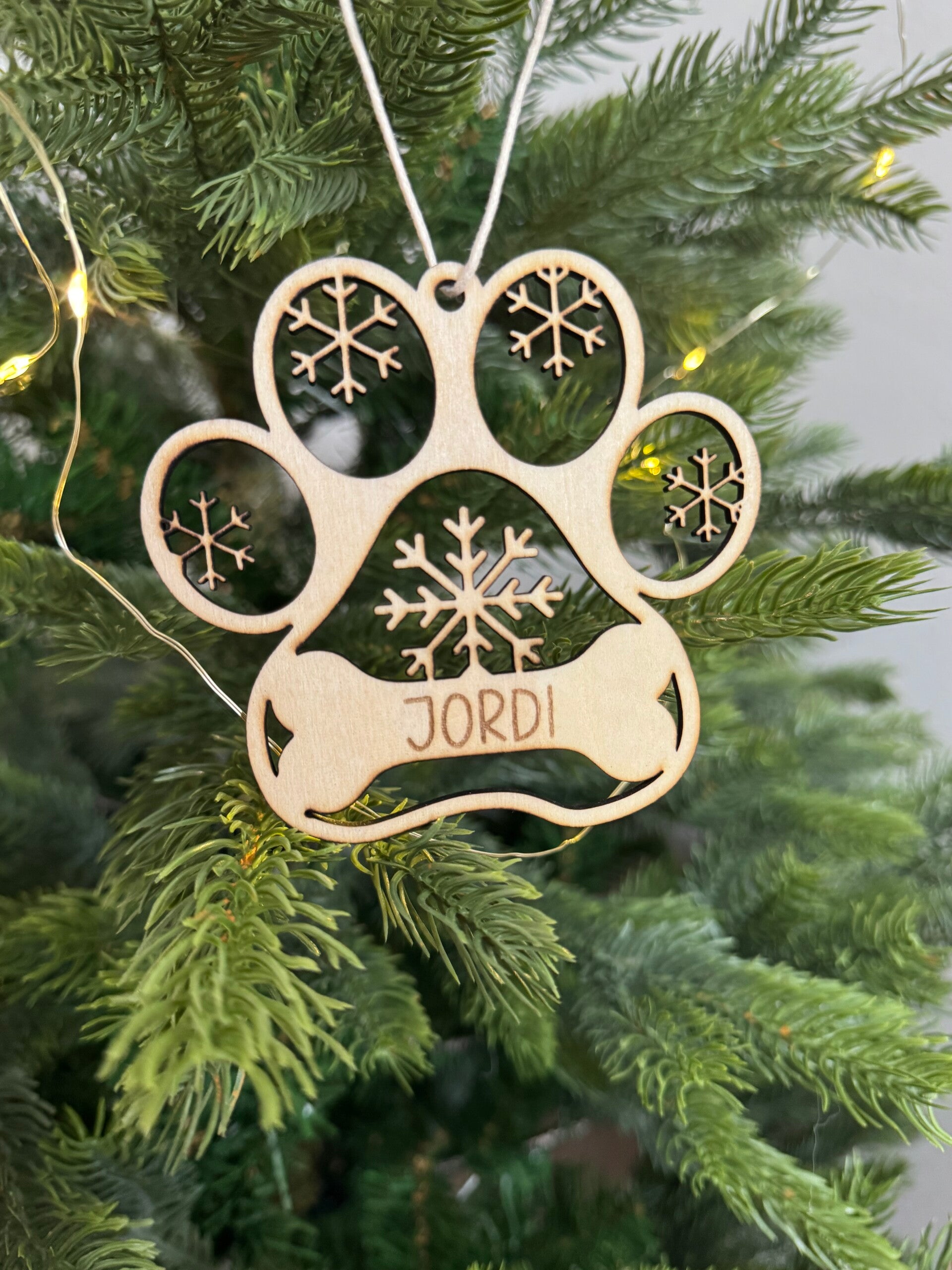 Weihnachtskugel mit Tiername