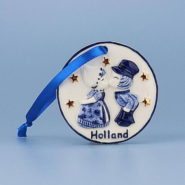 16948 - Kerstornament keramiek munt kuspaar - delftsblauw/goud