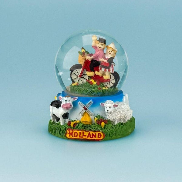 7813 - Waterbol keramiek paar op fiets 9 cm Holland