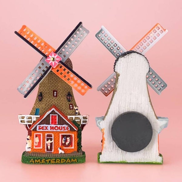 7935 - Magneet polystone molen sexhouse 8 cm Amsterdam