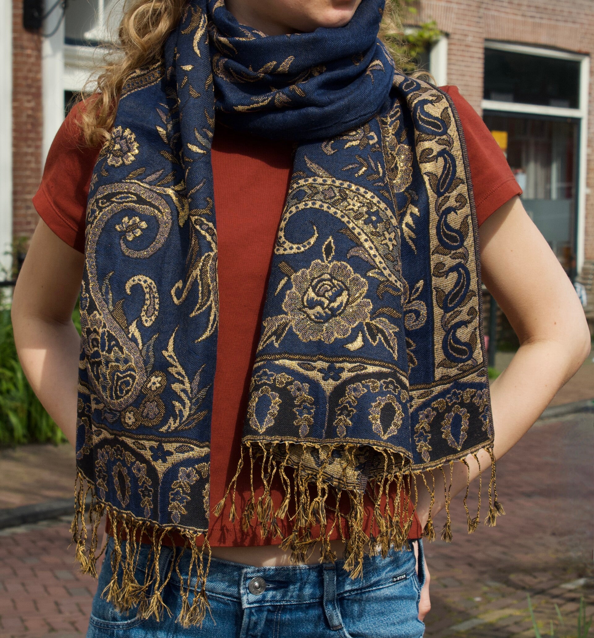 Sjaal donkerblauw/goud