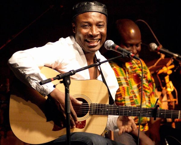 24. April 2026 : Adjiri Odametey & Band - Afrikanische Weltmusik