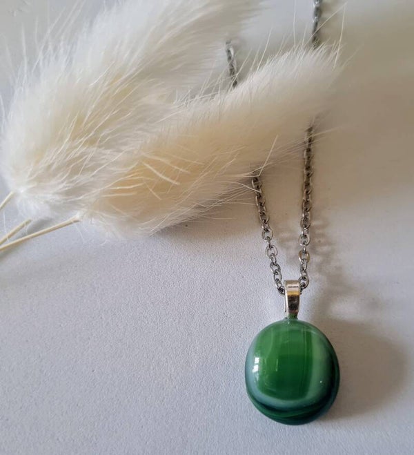 Petit pendentif en verre