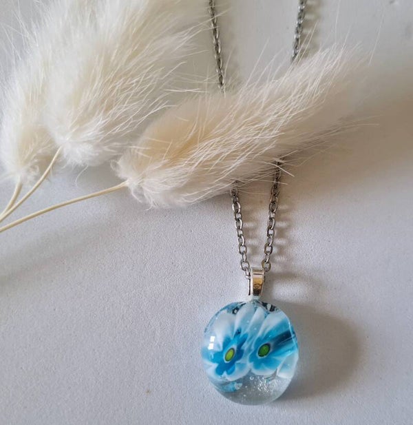 Petit pendentif en verre