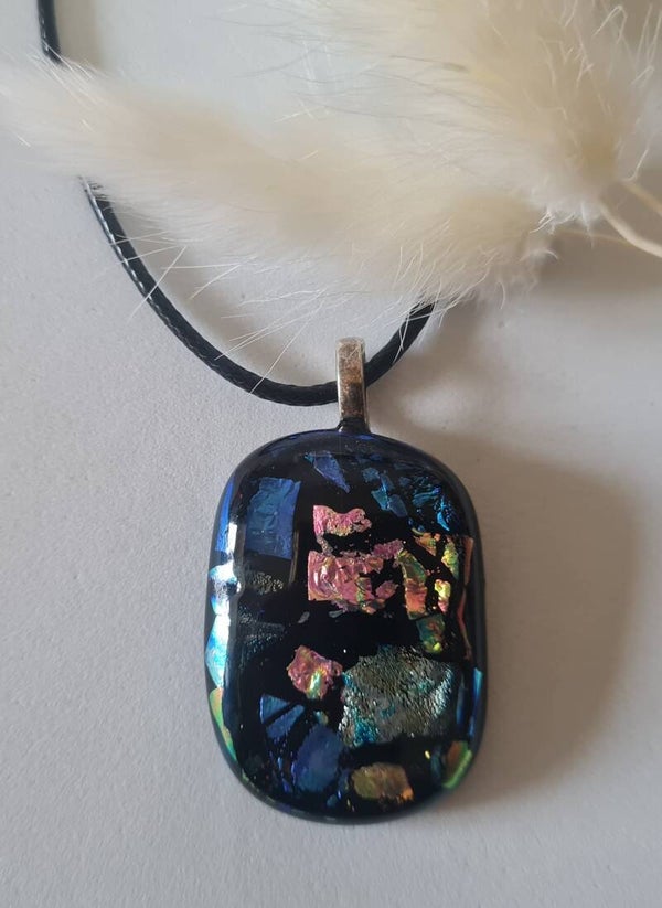 Pendentif en verre dichroique