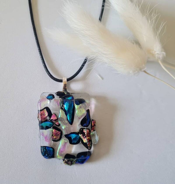 Pendentif en verre dichroique