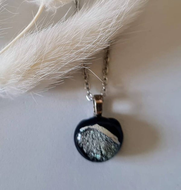 Pendentif en verre dichroique