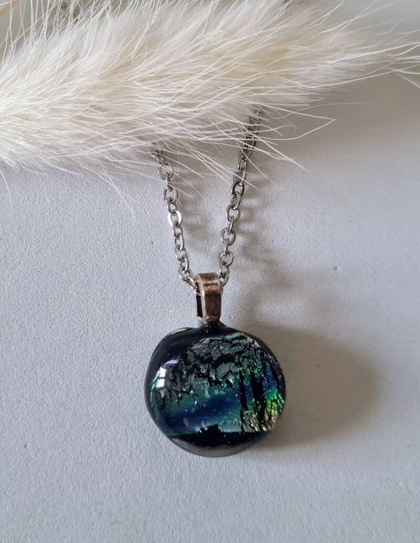 Pendentif en verre dichroique
