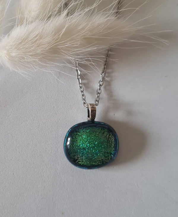 Pendentif en verre dichroique