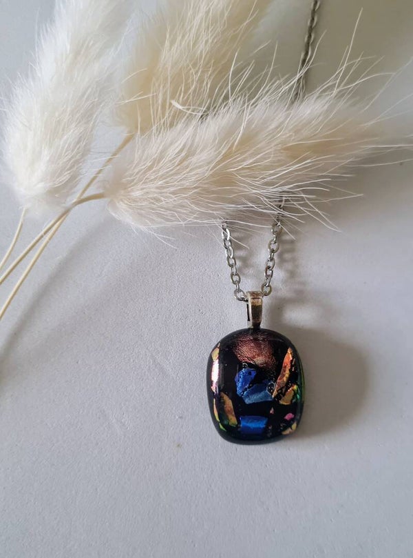 Pendentif en verre dichroique